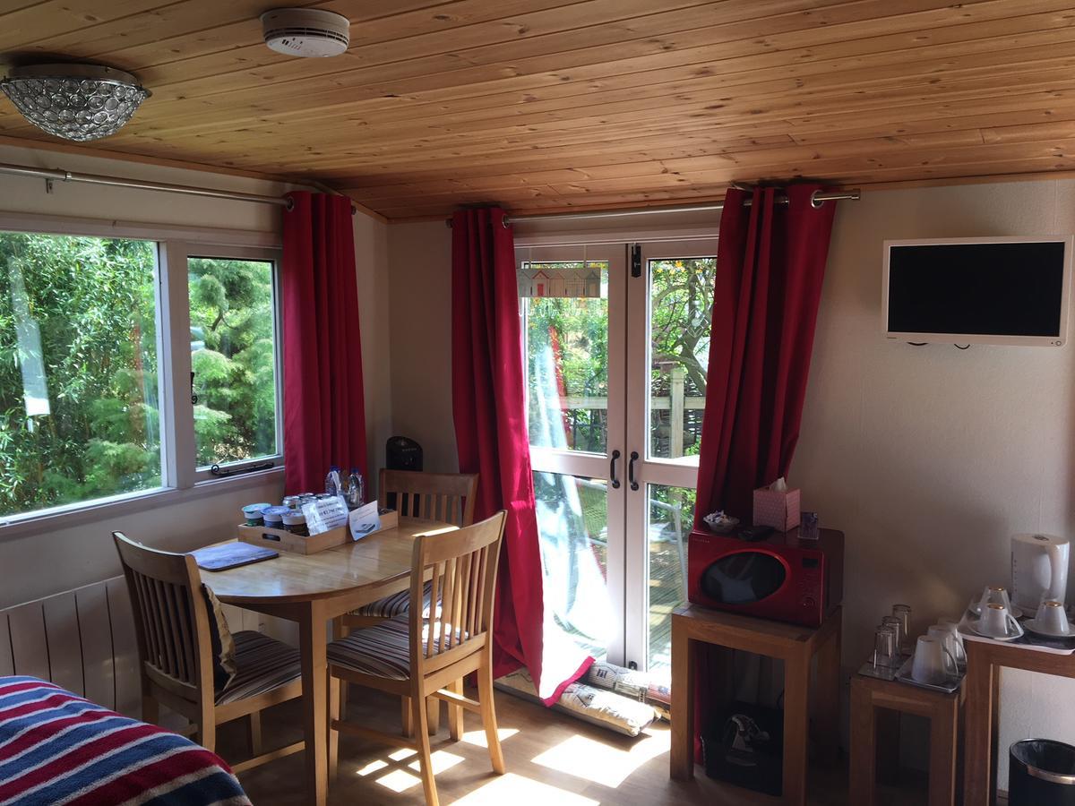 The Willows Guest House Takeley ภายนอก รูปภาพ