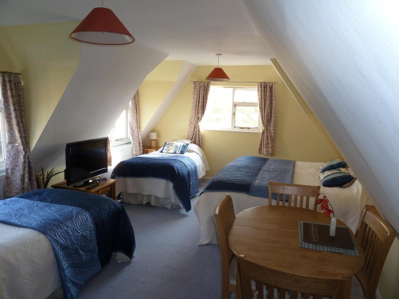 The Willows Guest House Takeley ภายนอก รูปภาพ